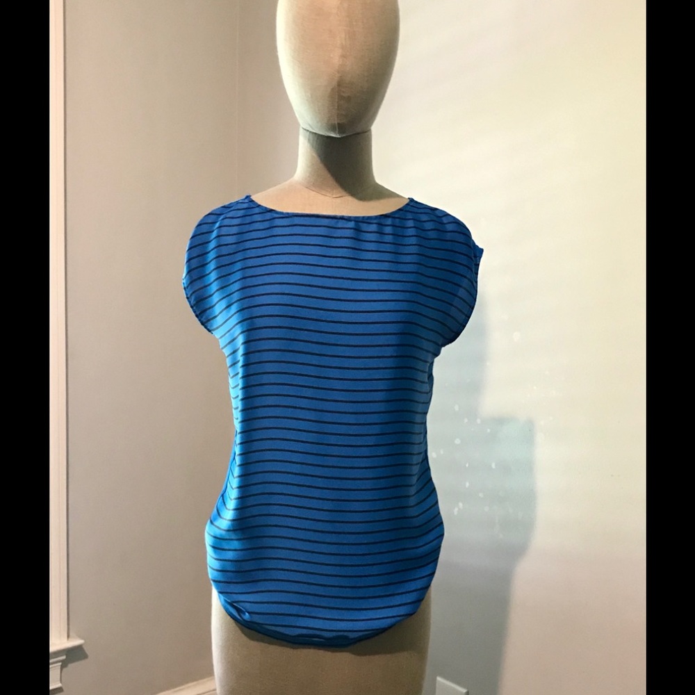 Halogen Blue/Black Top in Small